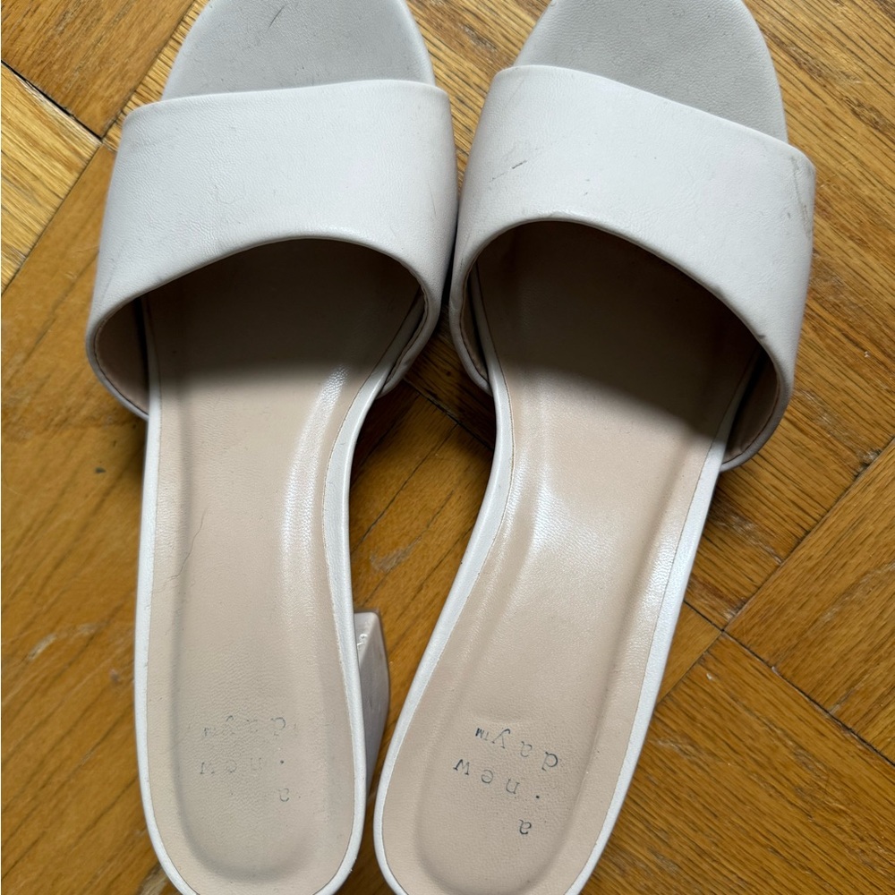 Women's light tan Slide Sandals